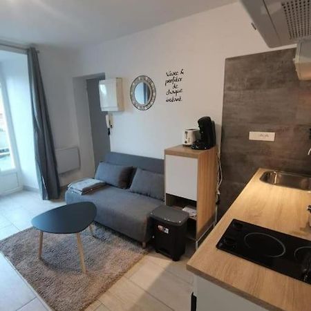 Charmant Appartement Au Calme Saint-Georges-de-Luzençon 외부 사진